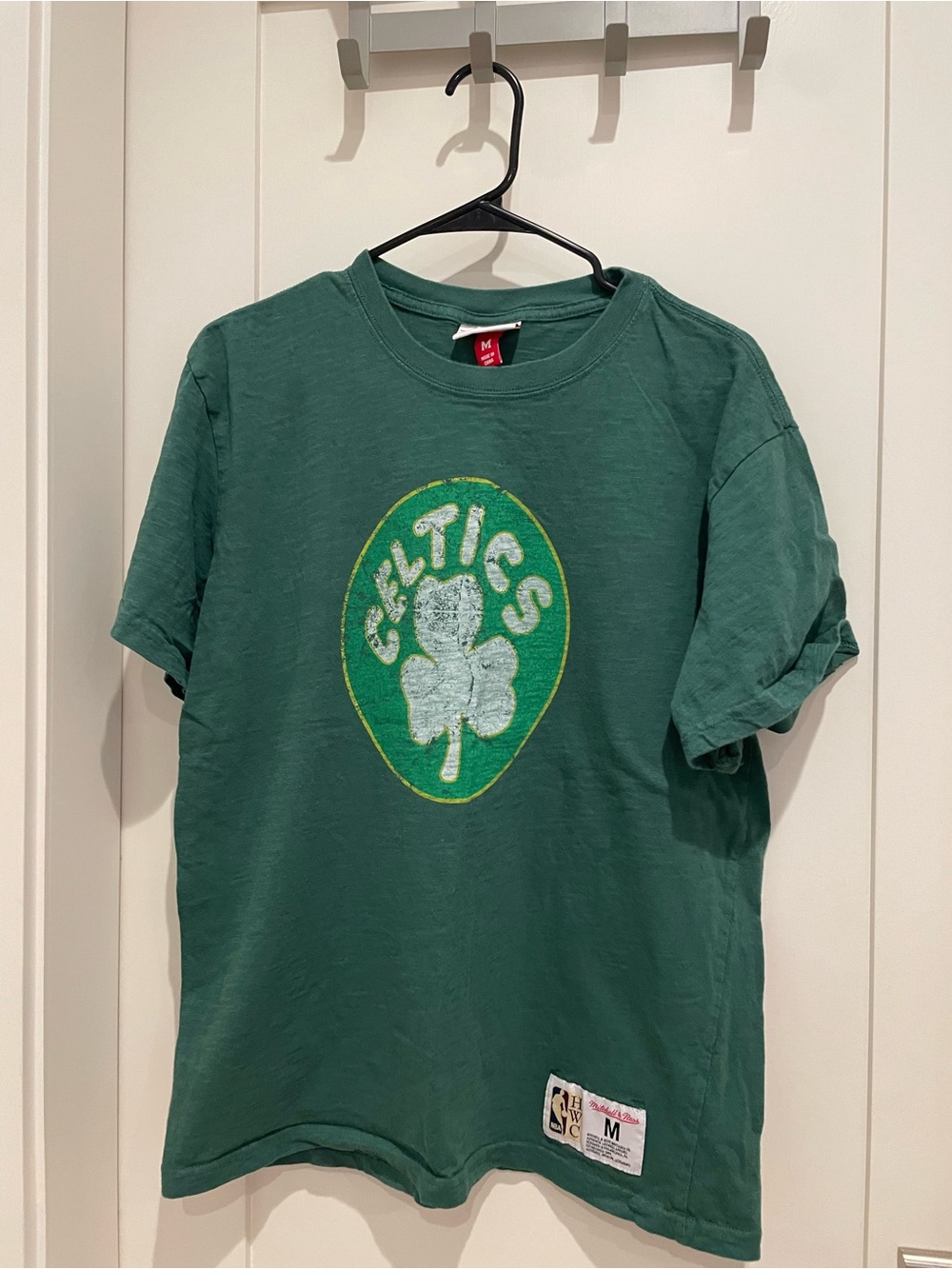 Men’s Mitchell & Ness Boston Celtics Green Graphic Tee
